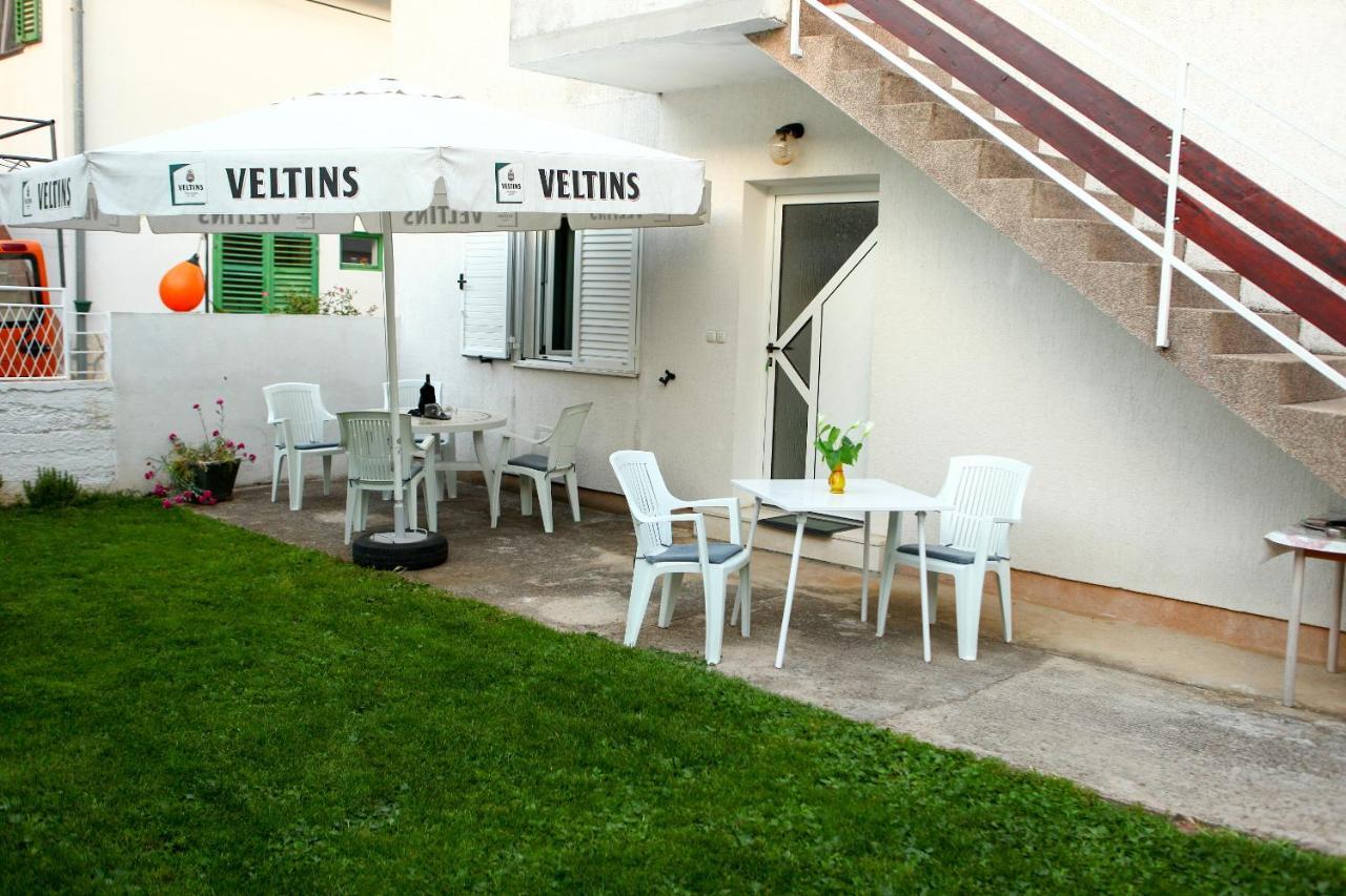 Apartmani Ana Juricev Vodice Exterior foto
